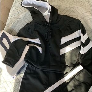 💥GENDER NEUTRAL JOGGING SUIT💥